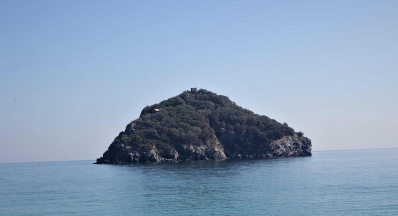 Golfo Dell'Isola Appartamento สโปตัวร์โน ภายนอก รูปภาพ